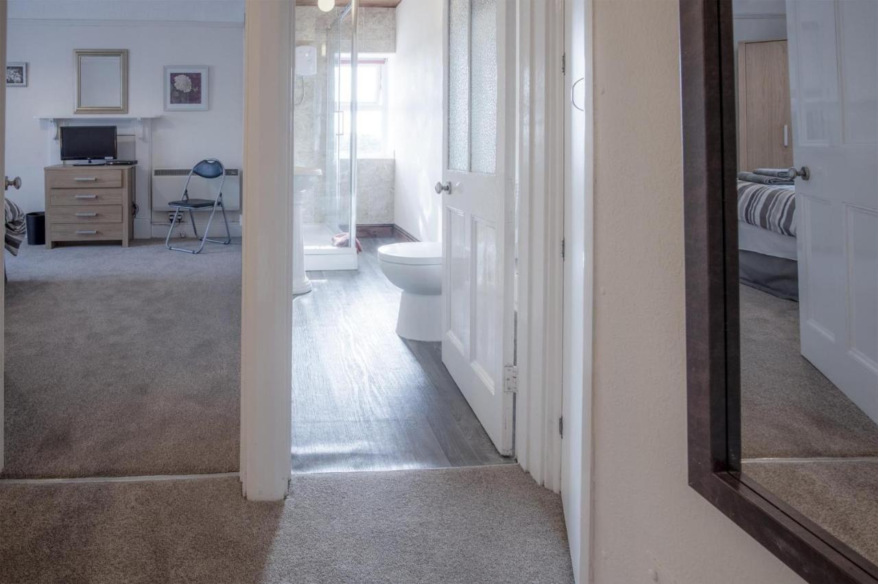 Dragons Den - 2 Bedroom Apartment - Tenby Exterior foto