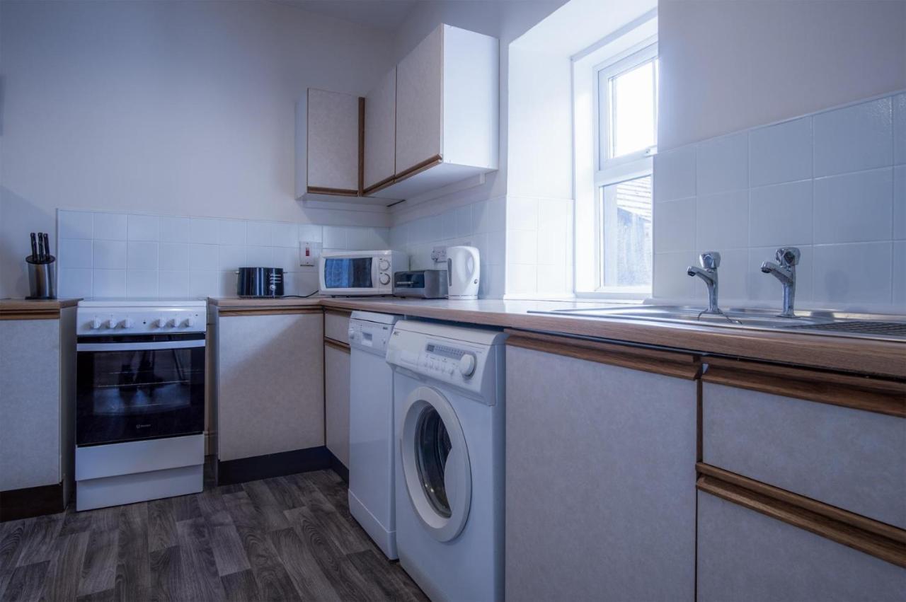 Dragons Den - 2 Bedroom Apartment - Tenby Exterior foto